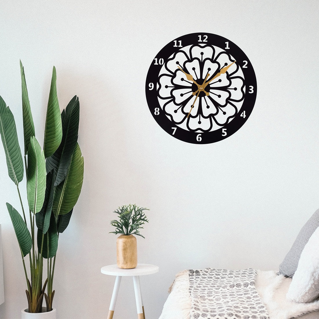 39 cm Metal Wall Clock – Stylish Black Decorative Wall Clock for Home, Living Room & Office Décor