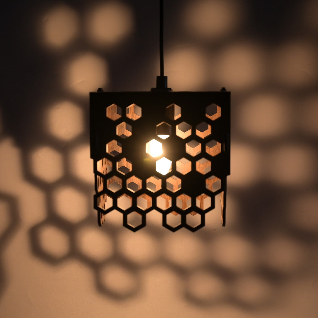 Wooden Honeycomb Pendant Light | Modern Ceiling Hanging Lamp for Home, Café & Restaurant Decoration (20x104 cm)