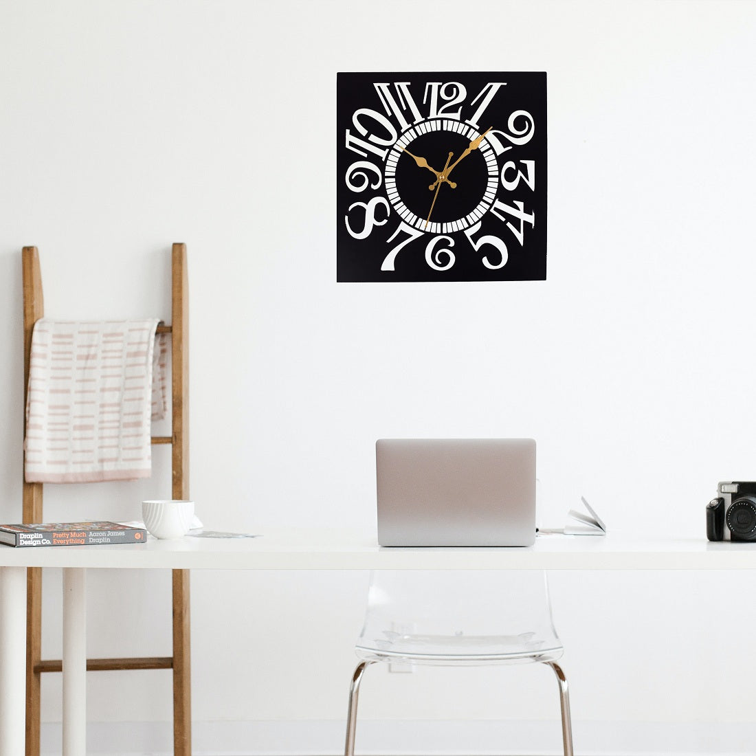 Metal Wall Clock 39 cm– Stylish Black Decorative Wall Clock for Home, Living Room & Office Décor