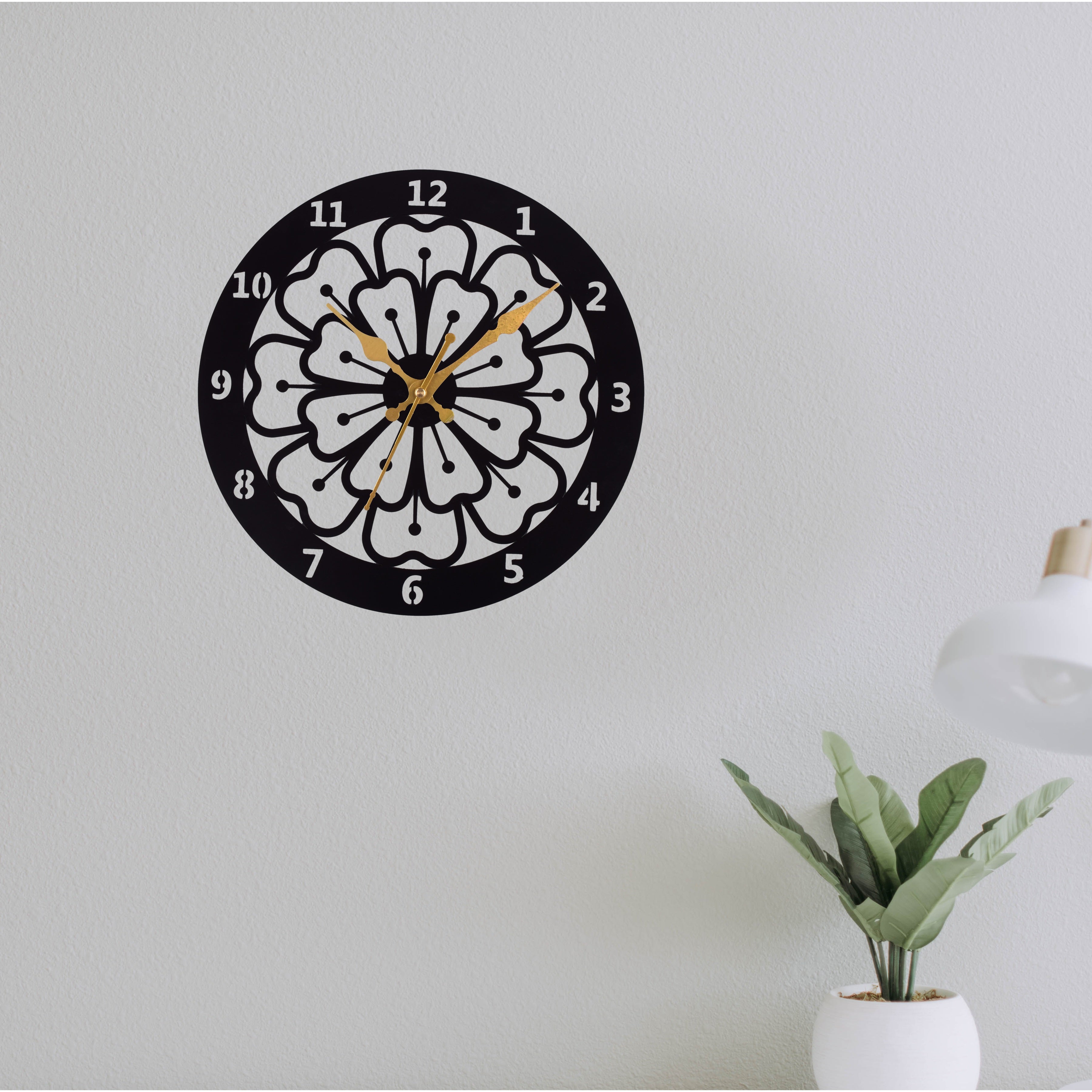 39 cm Metal Wall Clock – Stylish Black Decorative Wall Clock for Home, Living Room & Office Décor