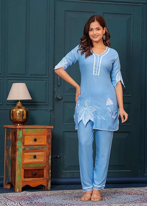 Women's Cotton Floral Printed Short Straight Kurti with Pant