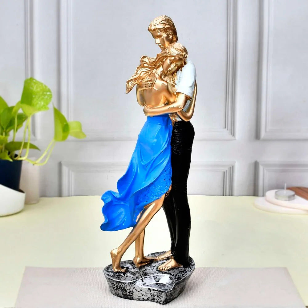 Romantic Couple Embrace Statue – 37 cm Modern Love Showpiece for Home Décor